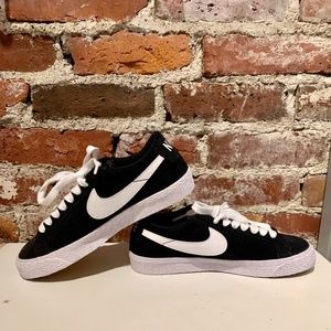 Nike SB Zoom Blazer Low Black & White Sneakers